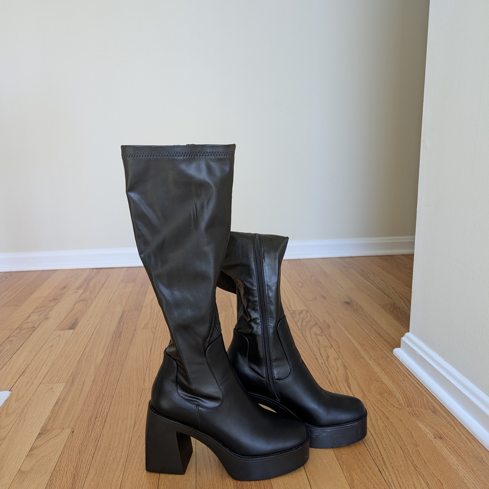 Black Heeled Boots with Chunky Platform